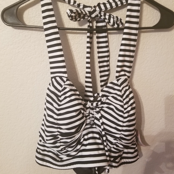 Retro style halter bikini top - Picture 2 of 5